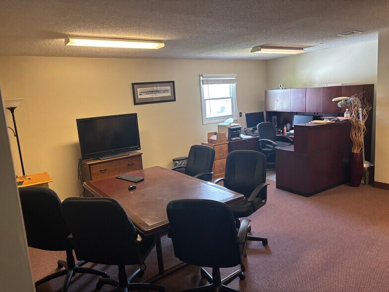 More Photos Of 222 Mckee St, Manchester Office For Lease