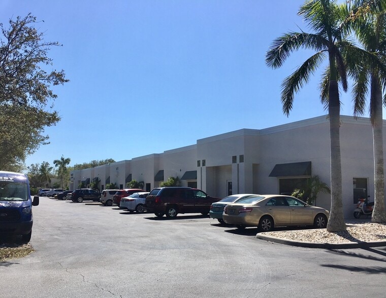 More Photos Of 1455 Rail Head Blvd, Naples Warehouse For Sale