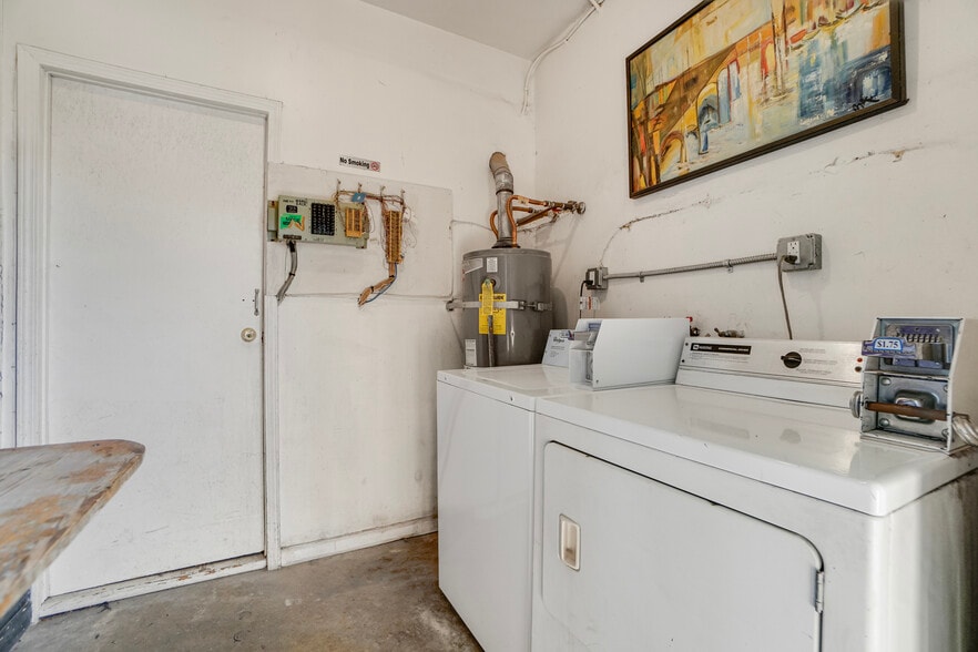 More Photos Of 6705 De Longpre Ave, Los Angeles Apartments For Sale
