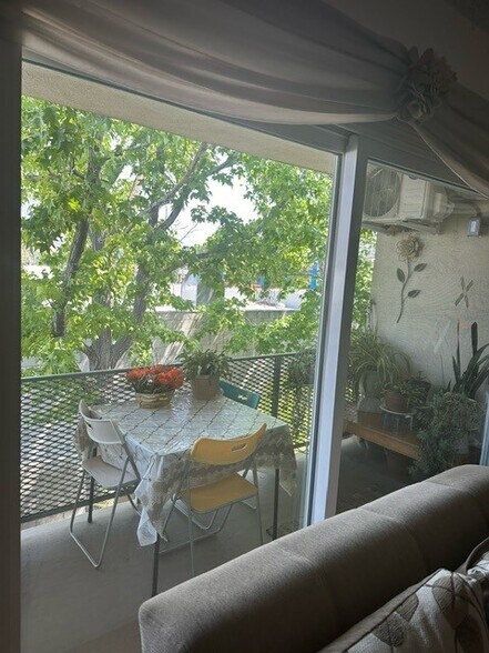 More Photos Of 10427 Odell Ave, Sunland Apartments For Sale