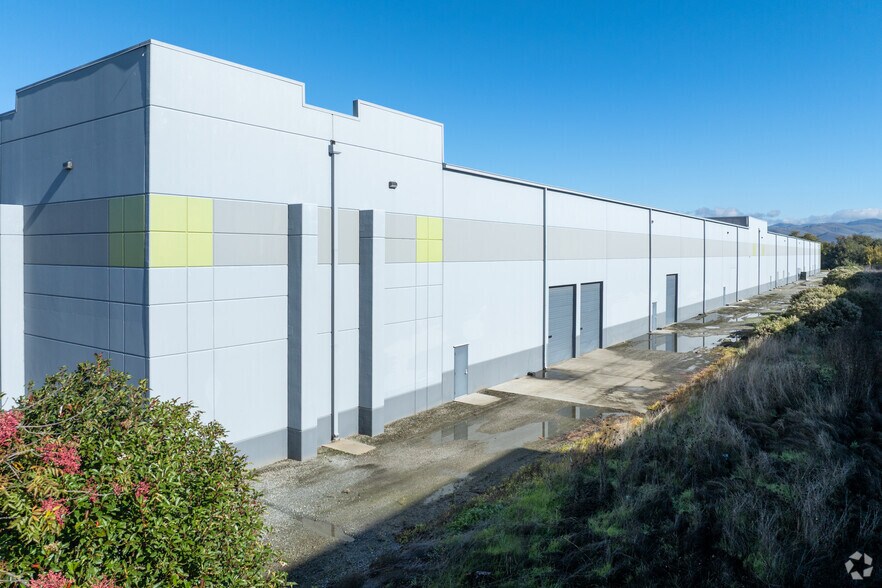 More Photos Of 2401 Bert Dr, Hollister Distribution For Lease