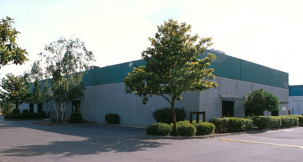 More Photos Of 1930 5th St, Davis Manufacturing For Lease