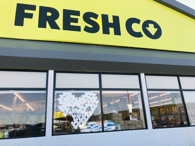 More Photos Of 535 Cariboo Hwy, 100 Mile House Storefront For Sale