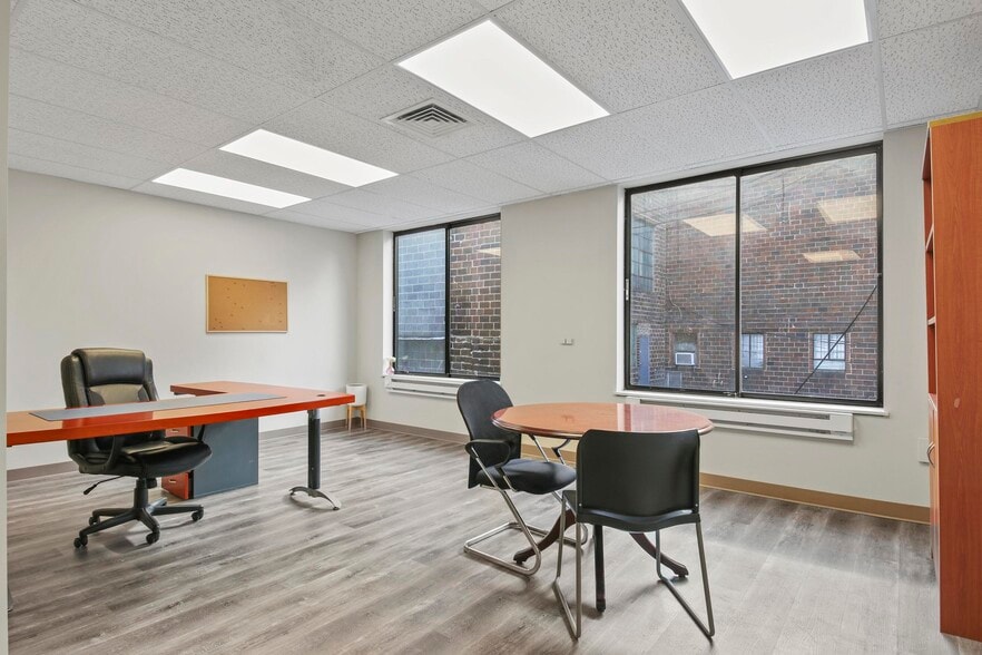 More Photos Of 10 W Northampton St, Wilkes-Barre Storefront For Sale