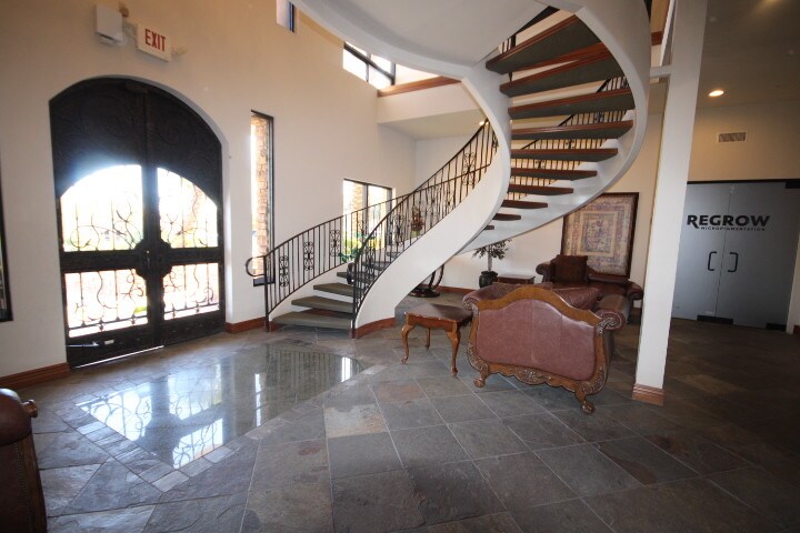 More Photos Of 2575 Montessouri St, Las Vegas Loft Creative Space For Lease