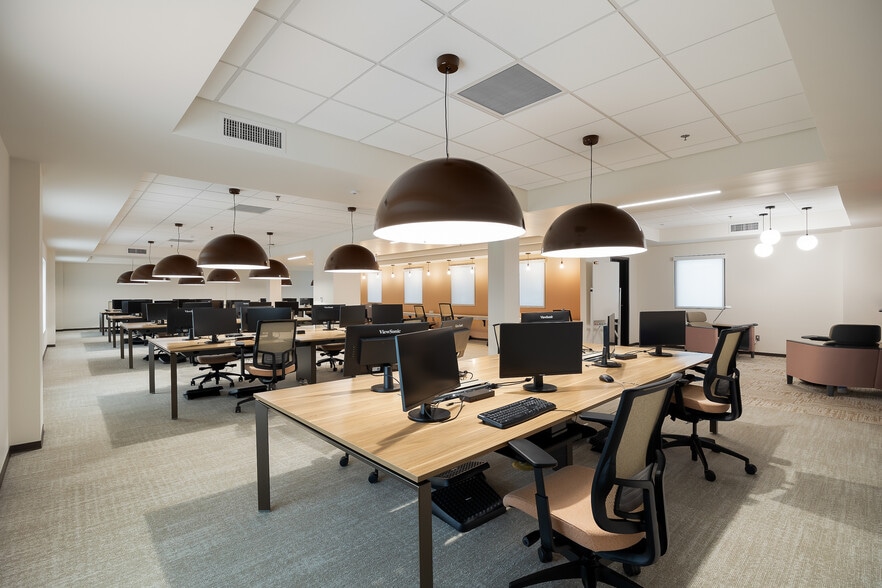 More Photos Of 202 S 1st St, Harlingen Loft Creative Space For Lease