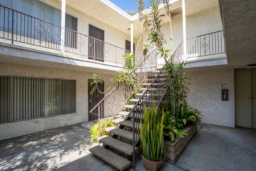 More Photos Of 12756 Venice Blvd, Los Angeles Apartments For Sale