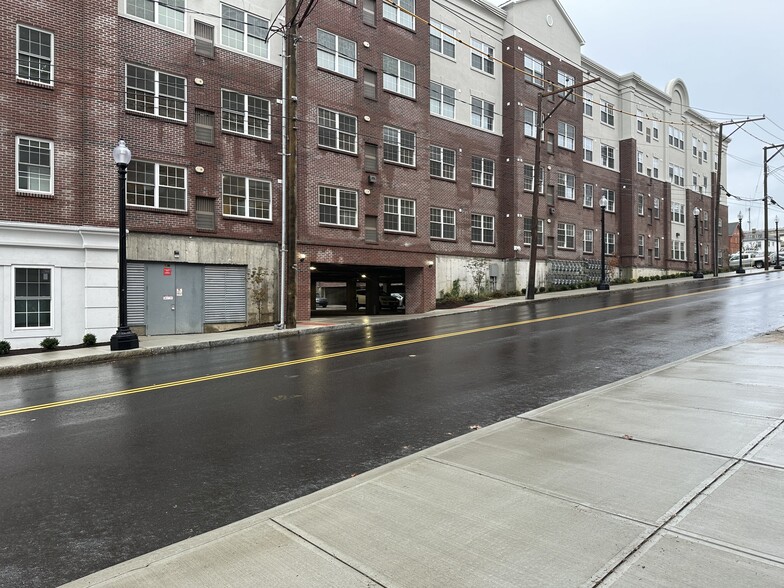 More Photos Of 1269 Main St, Bridgeport Apartments For Lease