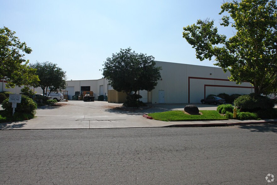 More Photos Of 9260 Isaac St, Santee Showroom For Lease