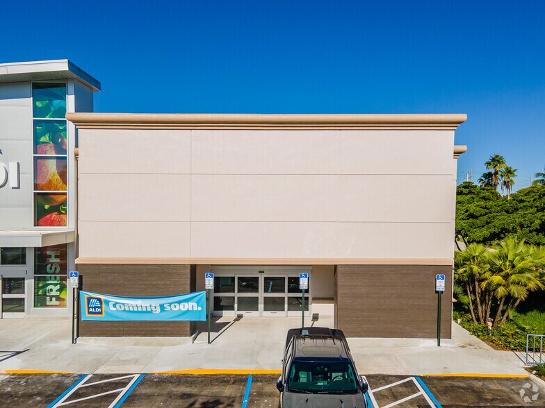 More Photos Of 4901 N Federal Hwy, Boca Raton Storefront For Lease