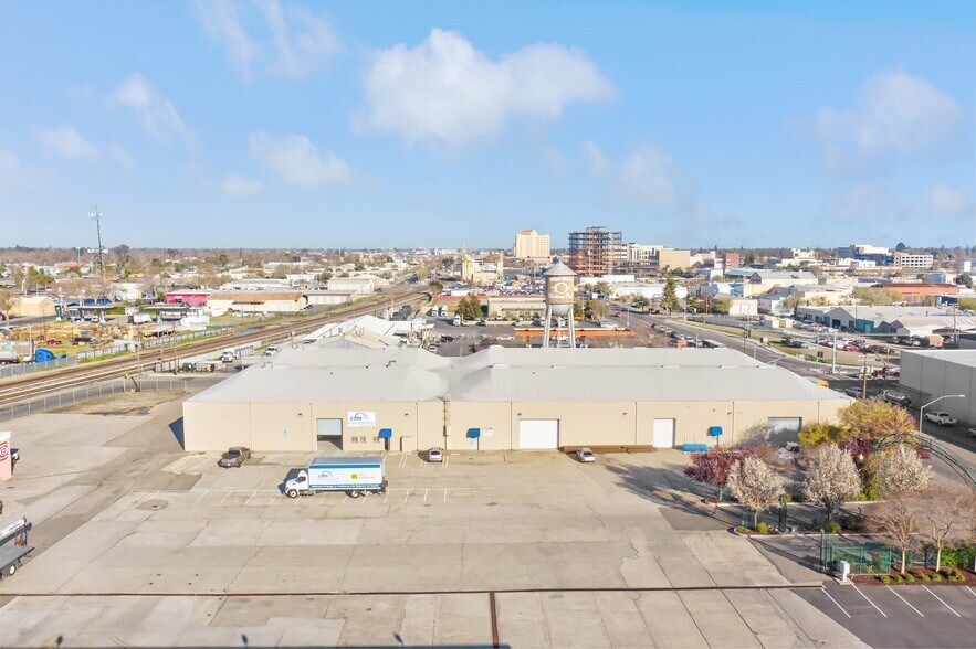 More Photos Of 301 9th St, Modesto Manufacturing For Lease