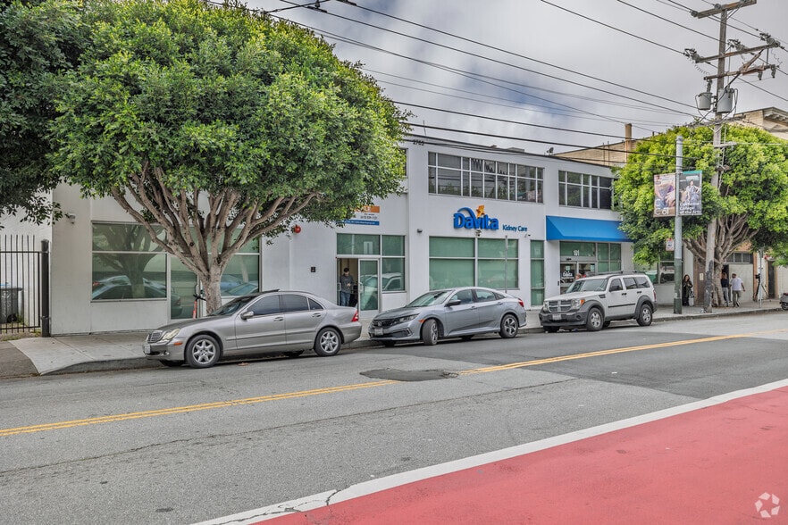 More Photos Of 2761-2765 16th St, San Francisco Storefront For Lease