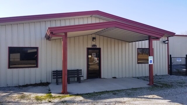 More Photos Of 1750 US-77, Davis Manufacturing For Lease