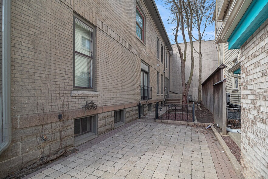 More Photos Of 318 S Thayer St, Ann Arbor Flex For Sale