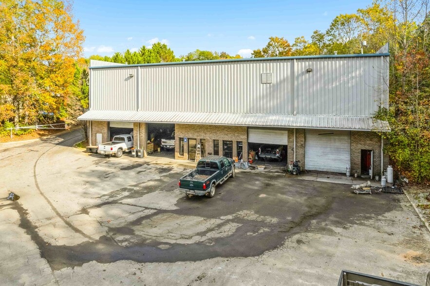 More Photos Of 1046 Parkway Ct, Buford Light Distribution For Lease