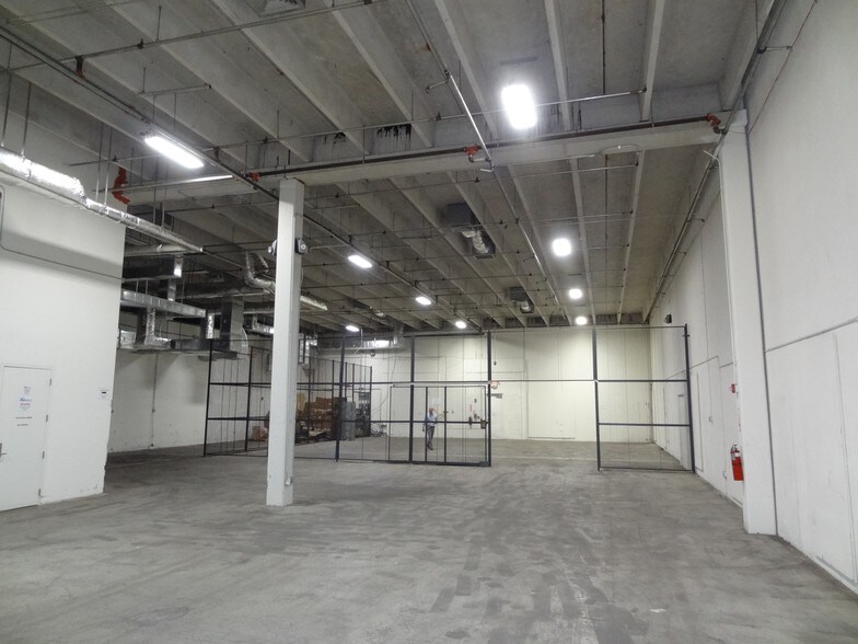 More Photos Of 1800 NW 66th Ave, Plantation Light Manufacturing For Lease