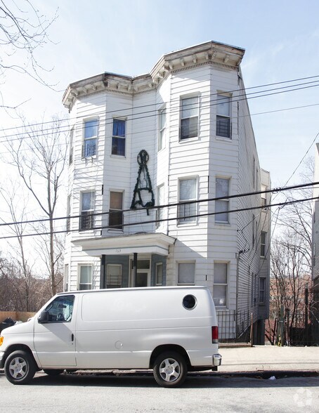Primary Photo Of 163 Stanley Pl, Yonkers Apartments For Sale