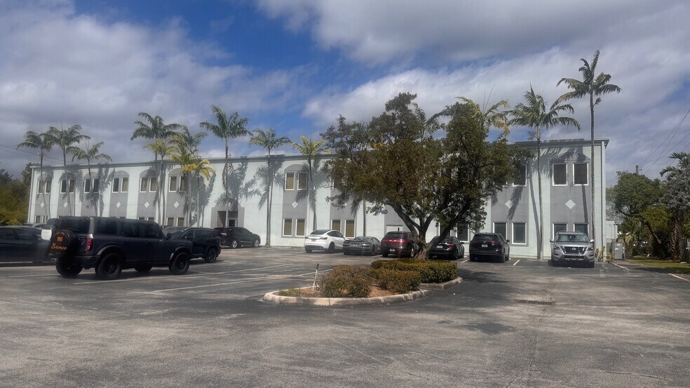 More Photos Of 6030 Hollywood Blvd, Pembroke Pines Medical For Lease