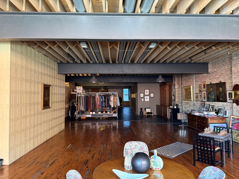 More Photos Of 1109 W Fulton Market, Chicago Flex For Sale