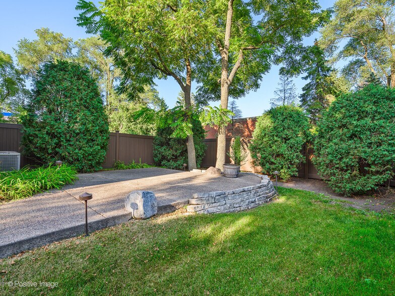 More Photos Of 1125 N Delany Rd, Gurnee Medical For Sale