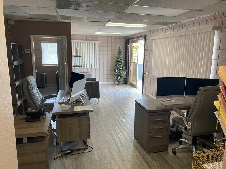 Primary Photo Of 3017-3031 San Fernando Blvd, Burbank Office For Lease