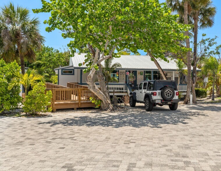 More Photos Of , Sanibel General Retail For Sale