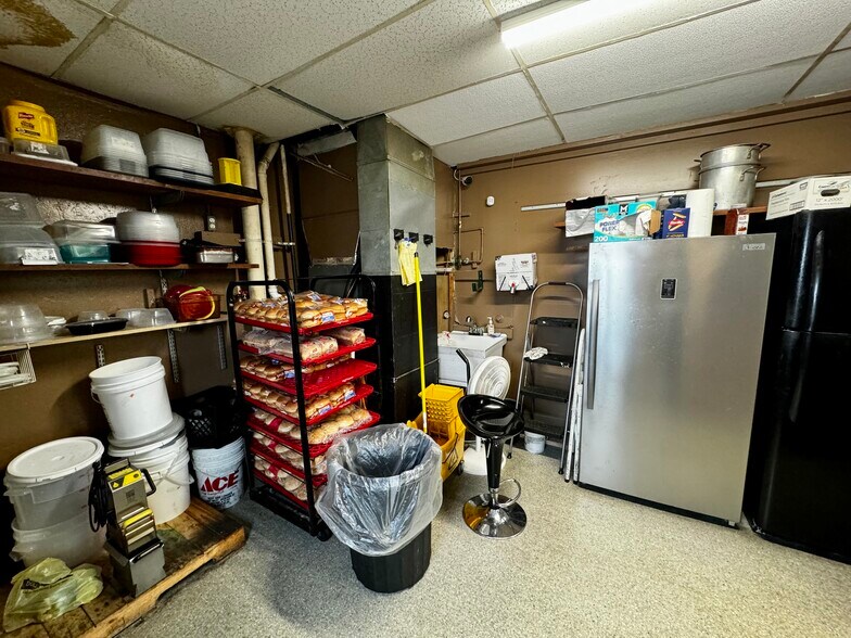 More Photos Of 134 E Market St, Colchester Restaurant For Sale