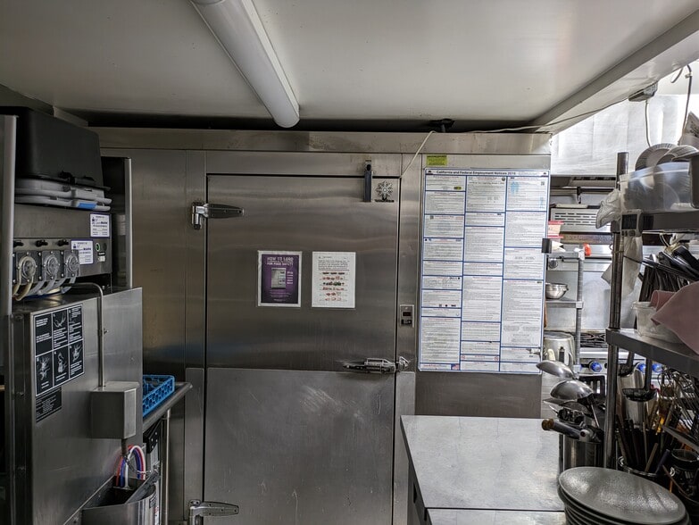 More Photos Of 521 N La Cienega Blvd, Los Angeles Restaurant For Lease