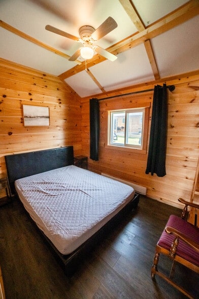 More Photos Of 252 Dunnette Landing Rd, Roseneath Hotel For Sale