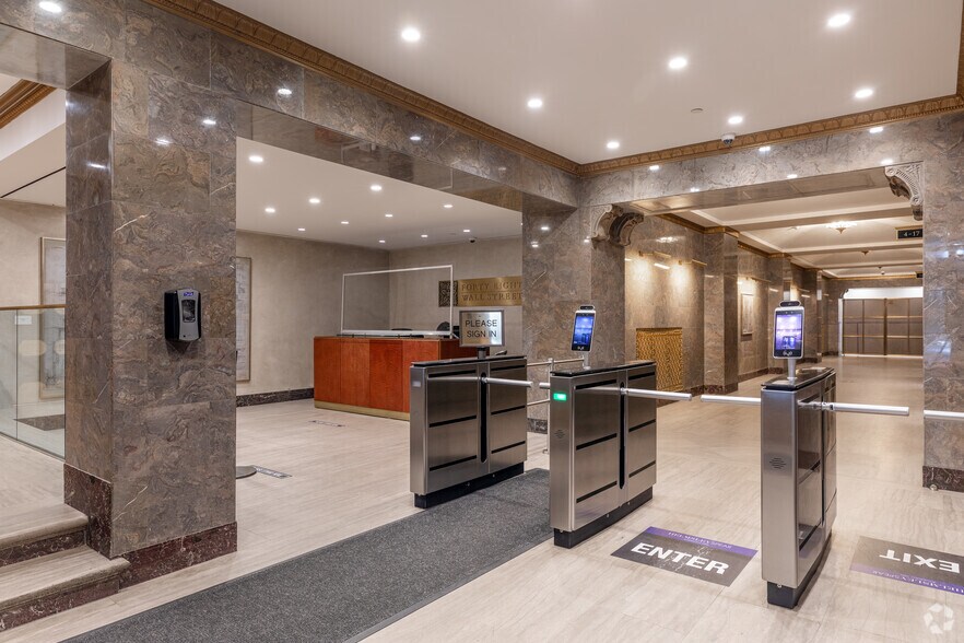 More Photos Of 48 Wall St, New York Coworking Space
