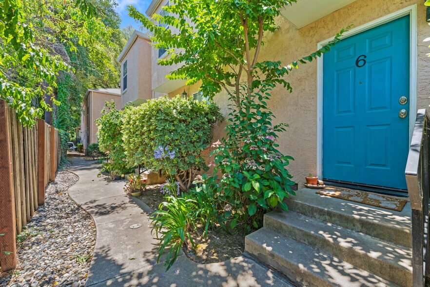 More Photos Of 321 T St, Sacramento Apartments For Sale