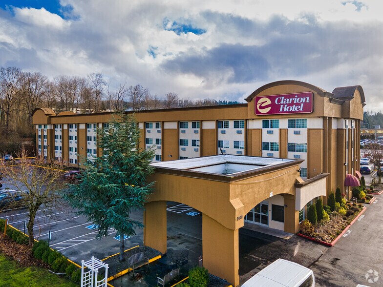 More Photos Of 3700 E Valley Rd, Renton Hotel For Sale
