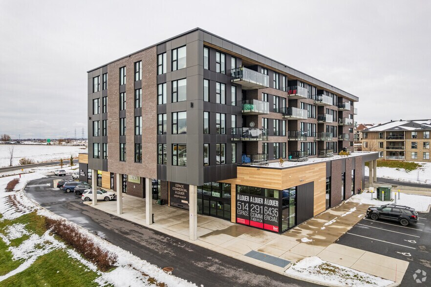 Primary Photo Of 4500 - 4605 Ch Du Crépuscule, Saint-mathieu-de-beloeil Storefront Retail Residential For Lease