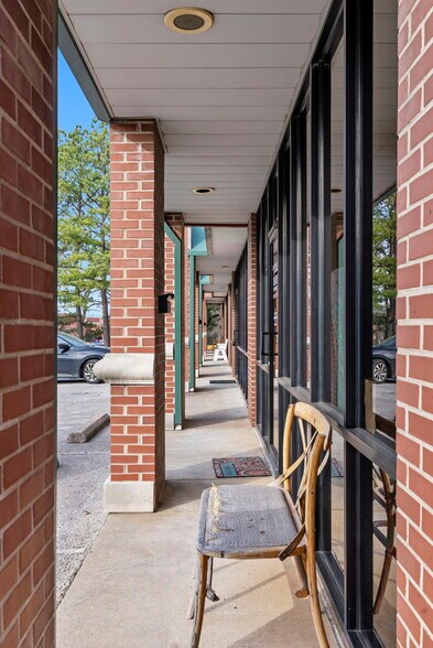 More Photos Of 380-392 E Sunbridge Dr, Fayetteville General Retail For Lease