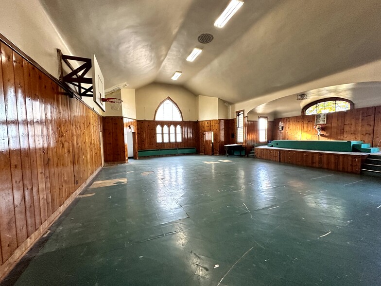 More Photos Of 8700 S Emerald Ave, Chicago Religious Facility For Sale
