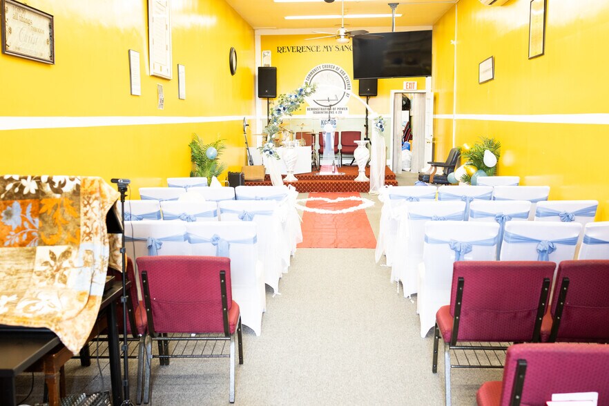 More Photos Of 71 Albany Ave, Kingston General Retail For Sale