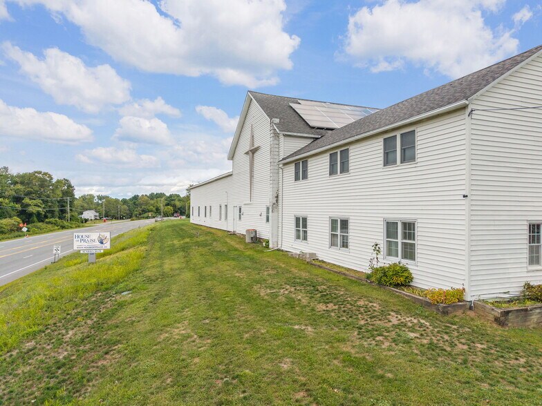 More Photos Of 1688 Us-9, Castleton On Hudson Specialty For Sale