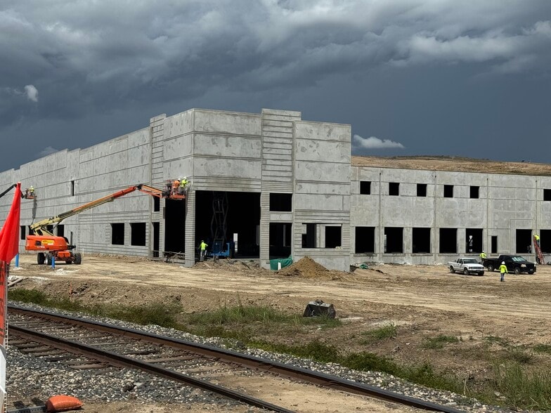 More Photos Of 9403 Spikewood Dr, Houston Distribution For Lease