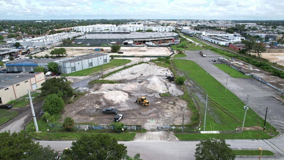 More Photos Of 1171 SE 10th Ave, Hialeah Land For Lease