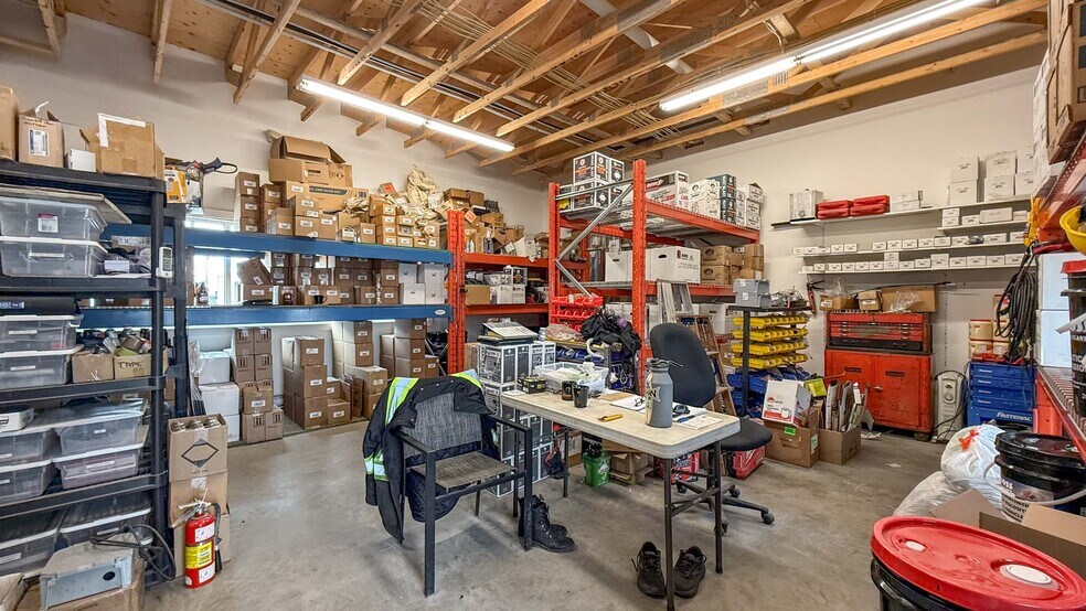 More Photos Of 9013-9021 Jim Bailey Rd, Kelowna Manufacturing For Sale