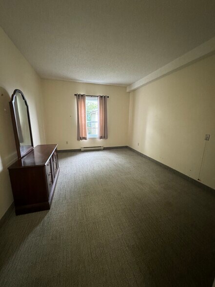 More Photos Of 725 Gibralter St, Norfolk Flex For Sale