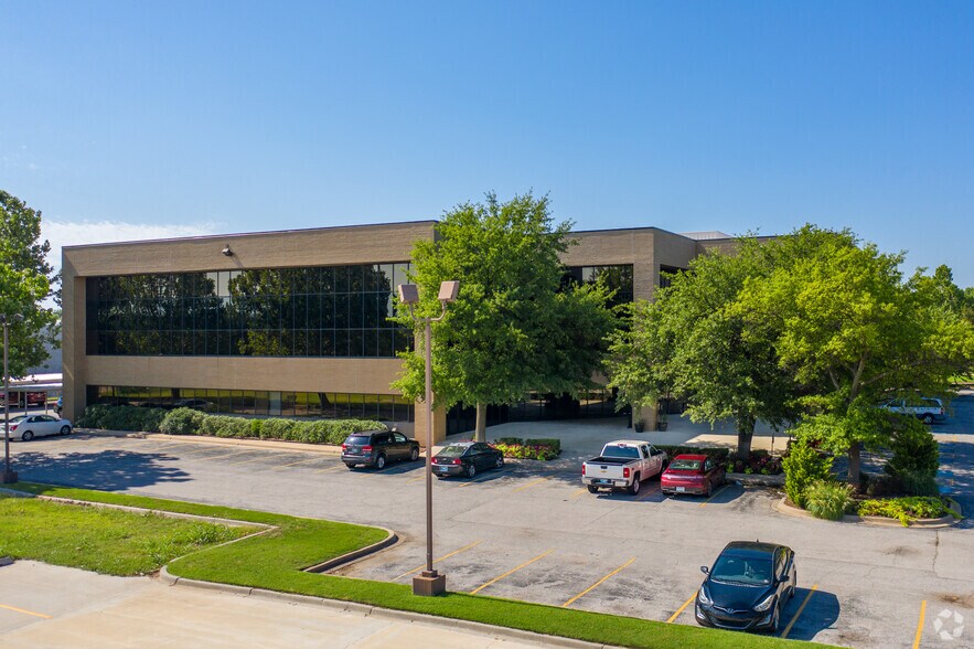 Primary Photo Of 4100 Perimeter Center Dr, Oklahoma City Unknown For Lease