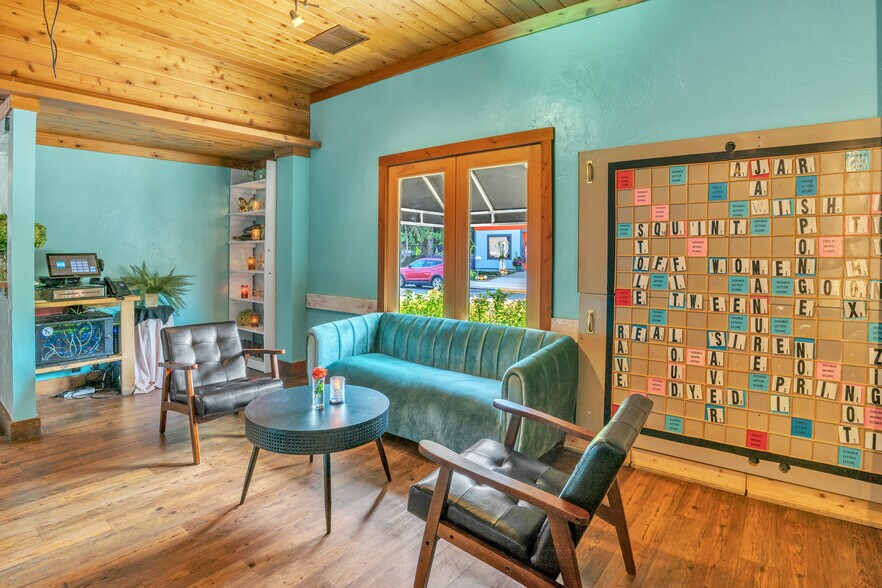 More Photos Of 7778 Highway 42, Egg Harbor Restaurant For Sale