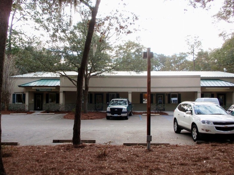 More Photos Of 136 Beach City Rd, Hilton Head Flex For Lease