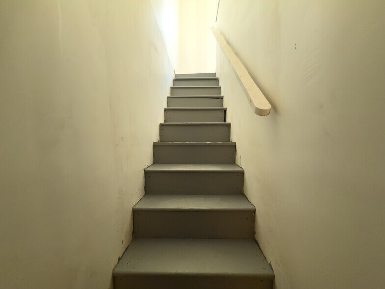 More Photos Of 605 Roberts Dr, Riverdale Office For Sale