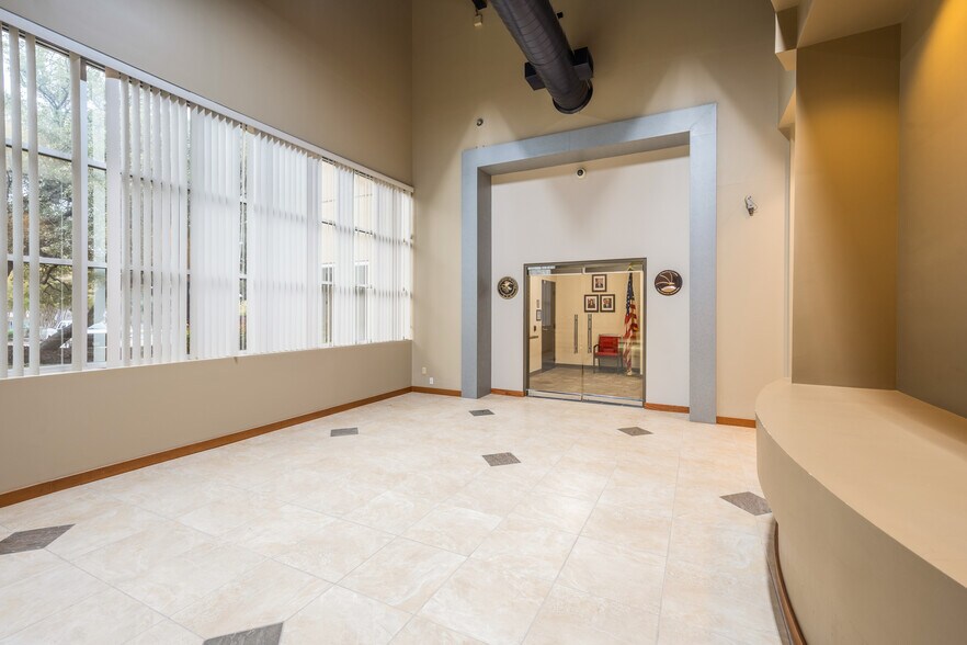 More Photos Of 5555 Northwest Pky, San Antonio Office For Lease