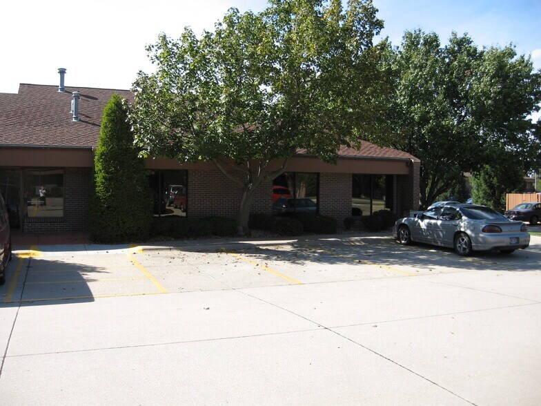 More Photos Of 1620 S 70th St, Lincoln Medical For Lease