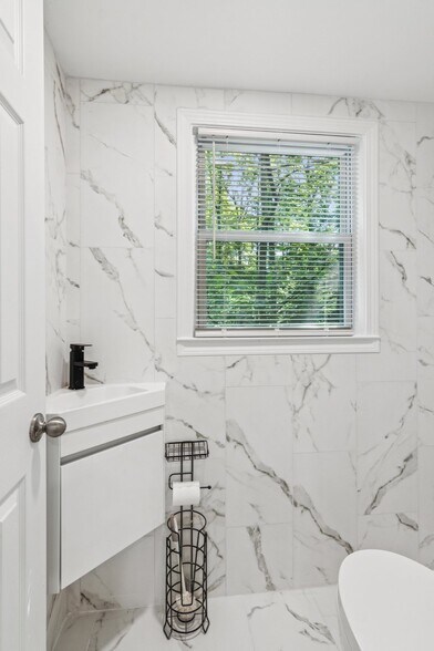 More Photos Of 375 Deerfield Dr, Dahlonega Multifamily For Sale