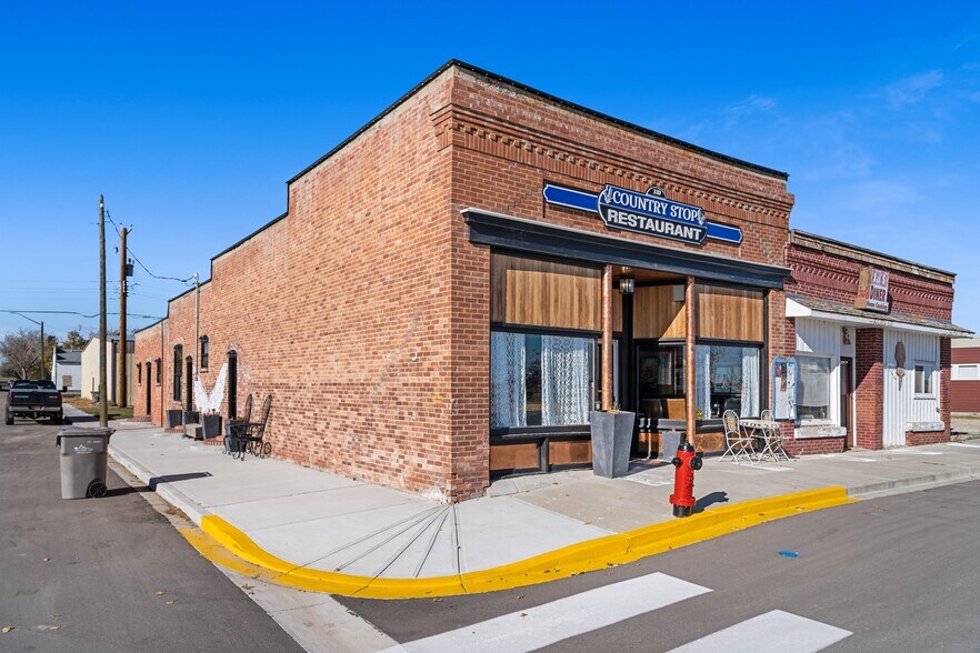 More Photos Of 320 Railway Ave, Granum Restaurant For Lease