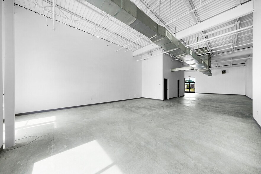 More Photos Of 6601 Horizon Rd, Heath General Retail For Lease